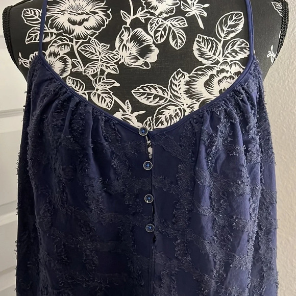 Anthropologie textured tank top - Picture 2 of 9